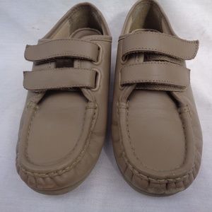 Womens DR Scholl's 5175917 Gel Pac moca size 5.5